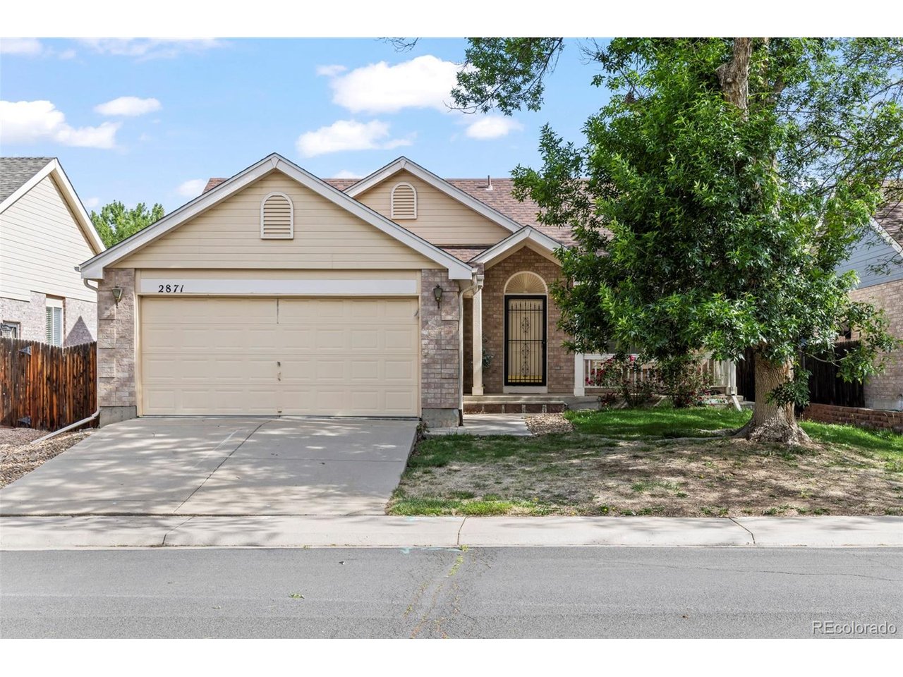 2871 Elaine Dr
