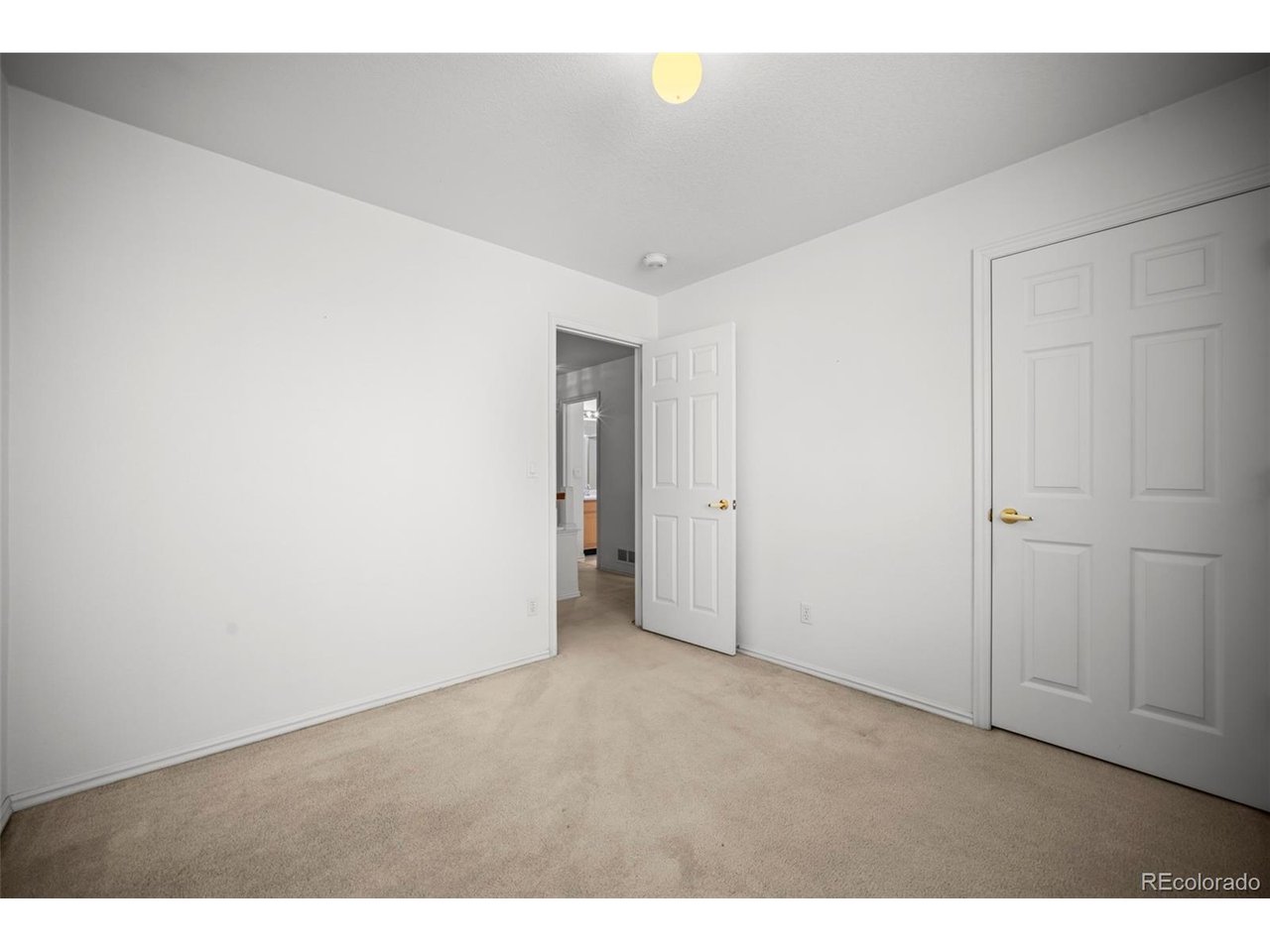 2871 Elaine Dr