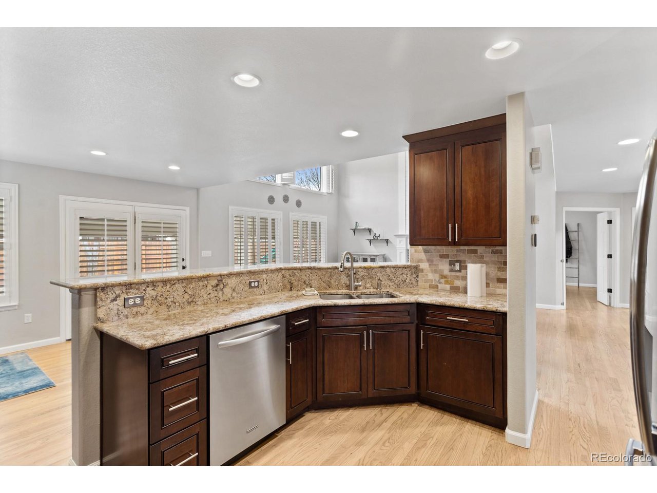 6681 Secrest Cir