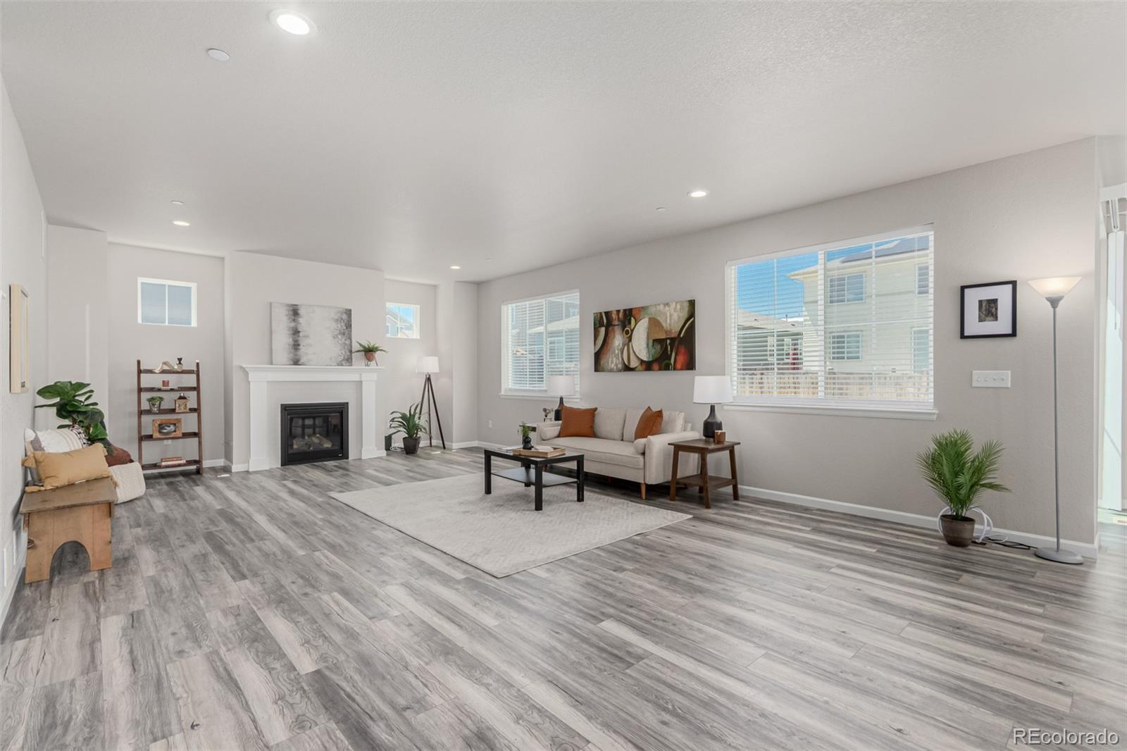 12941 Delaware Street