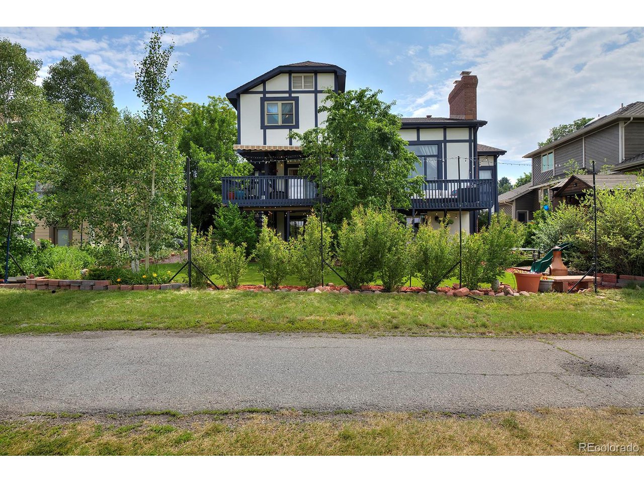1175 Oakhurst Dr