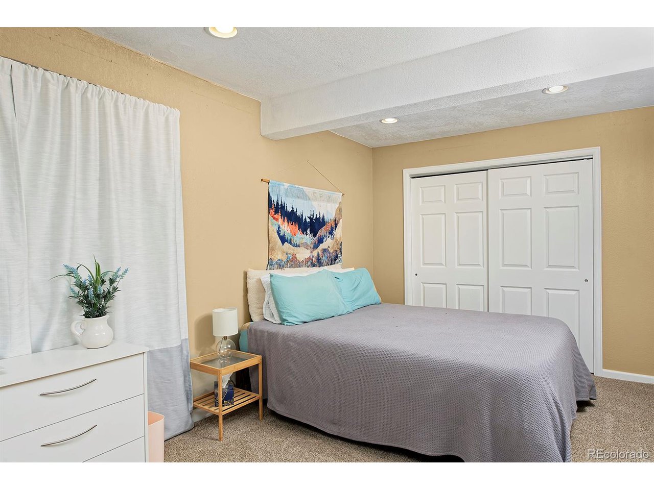 1175 Oakhurst Dr