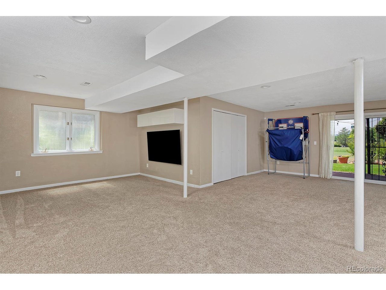 1175 Oakhurst Dr