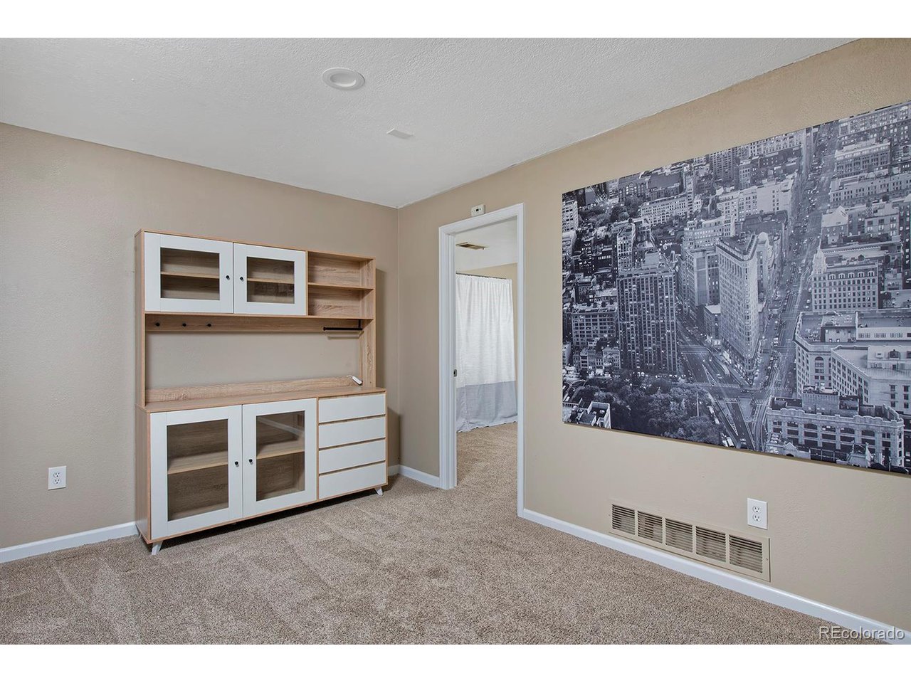 1175 Oakhurst Dr