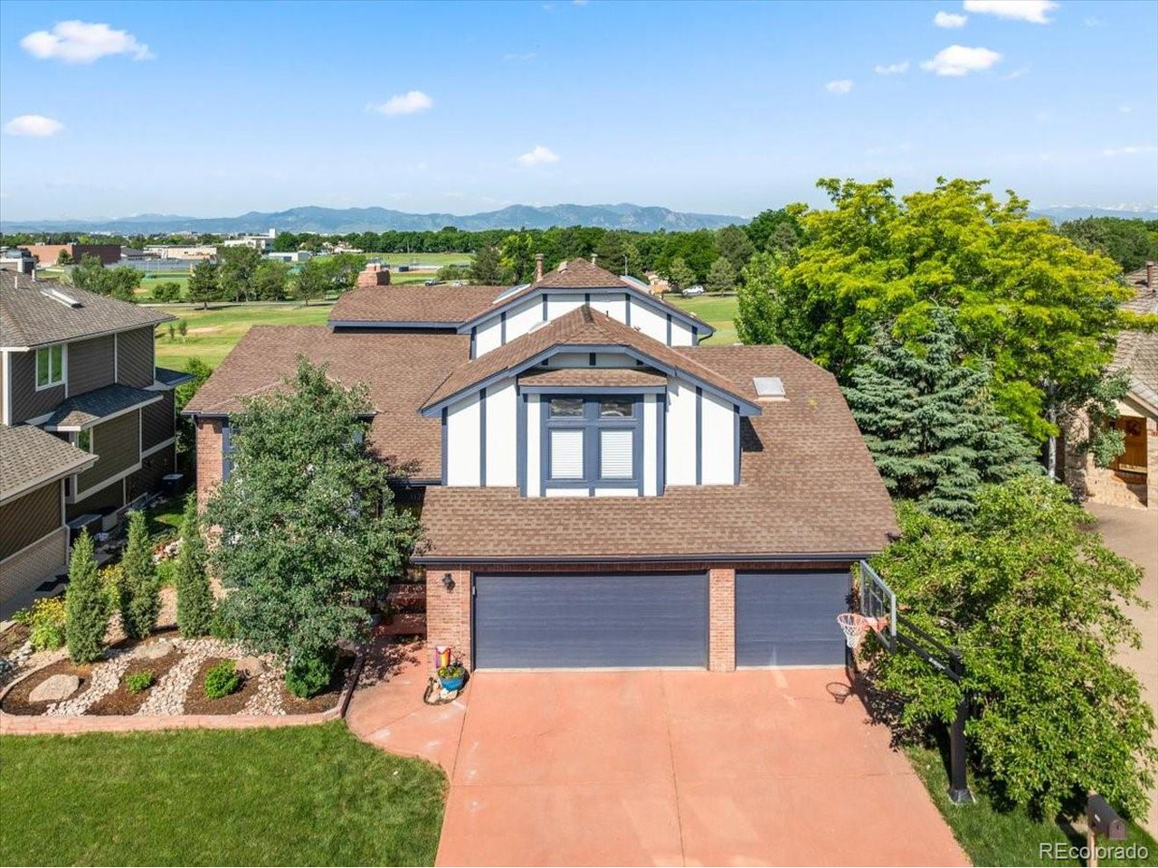 1175 Oakhurst Dr