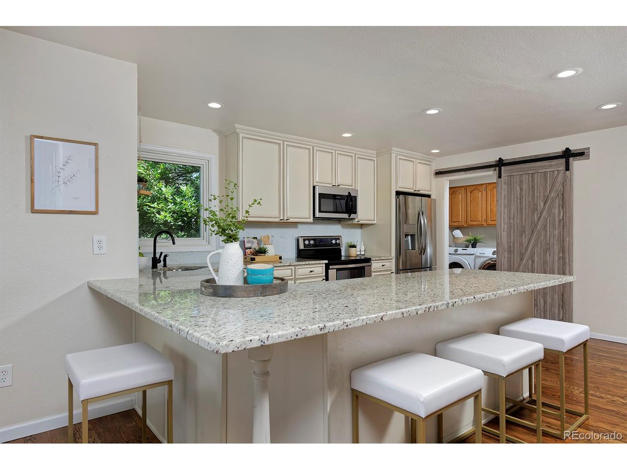 1175 Oakhurst Dr