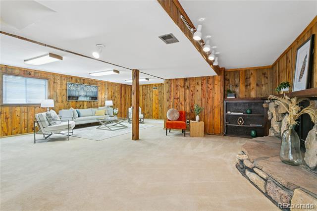 207 Short Place