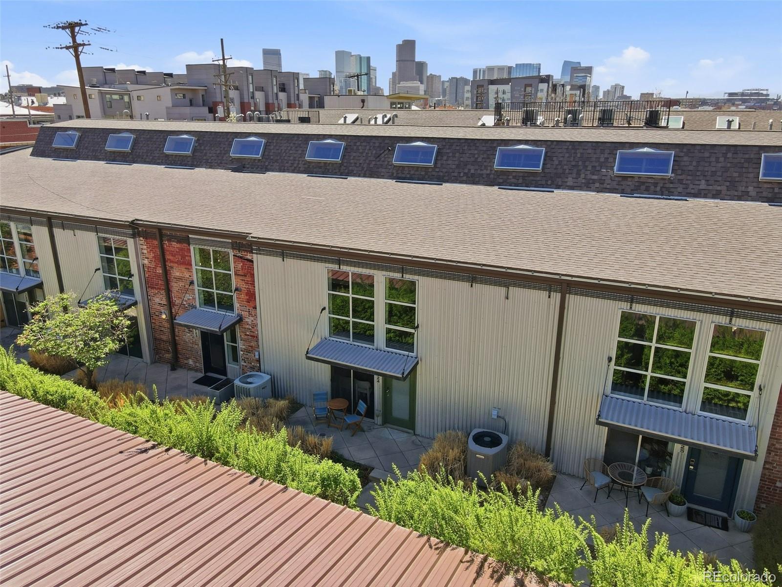 3033 Blake Street Unit: 124