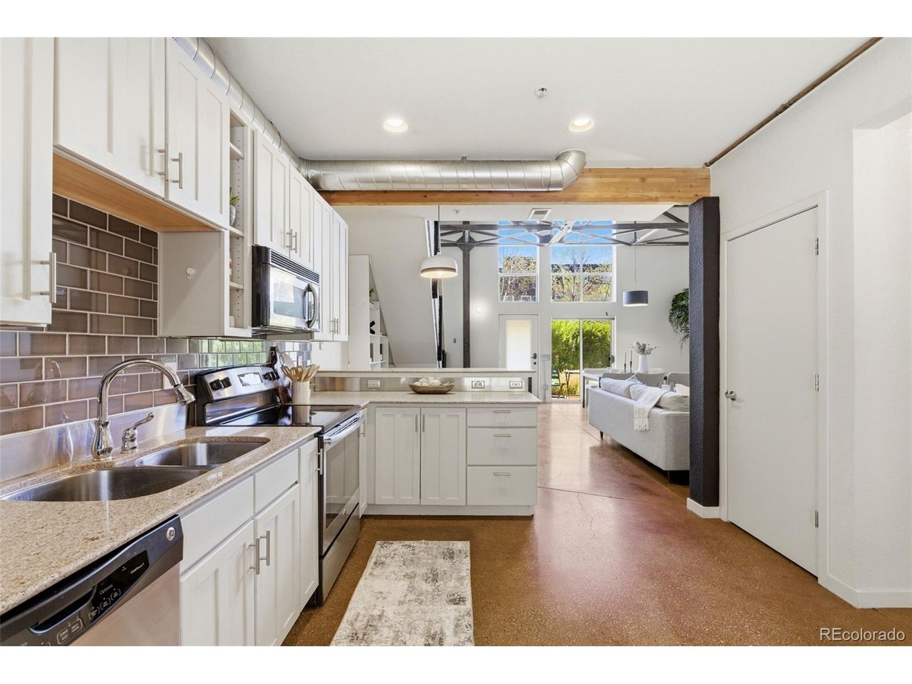 3033 Blake St 124