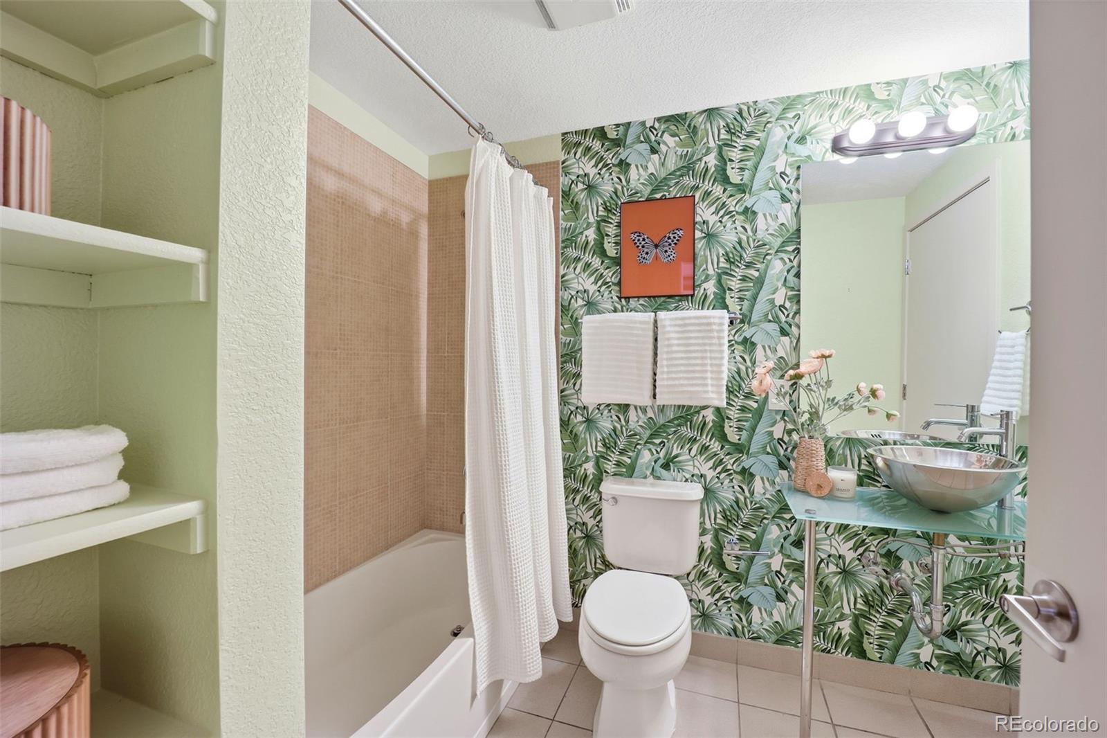 3033 Blake Street Unit: 124