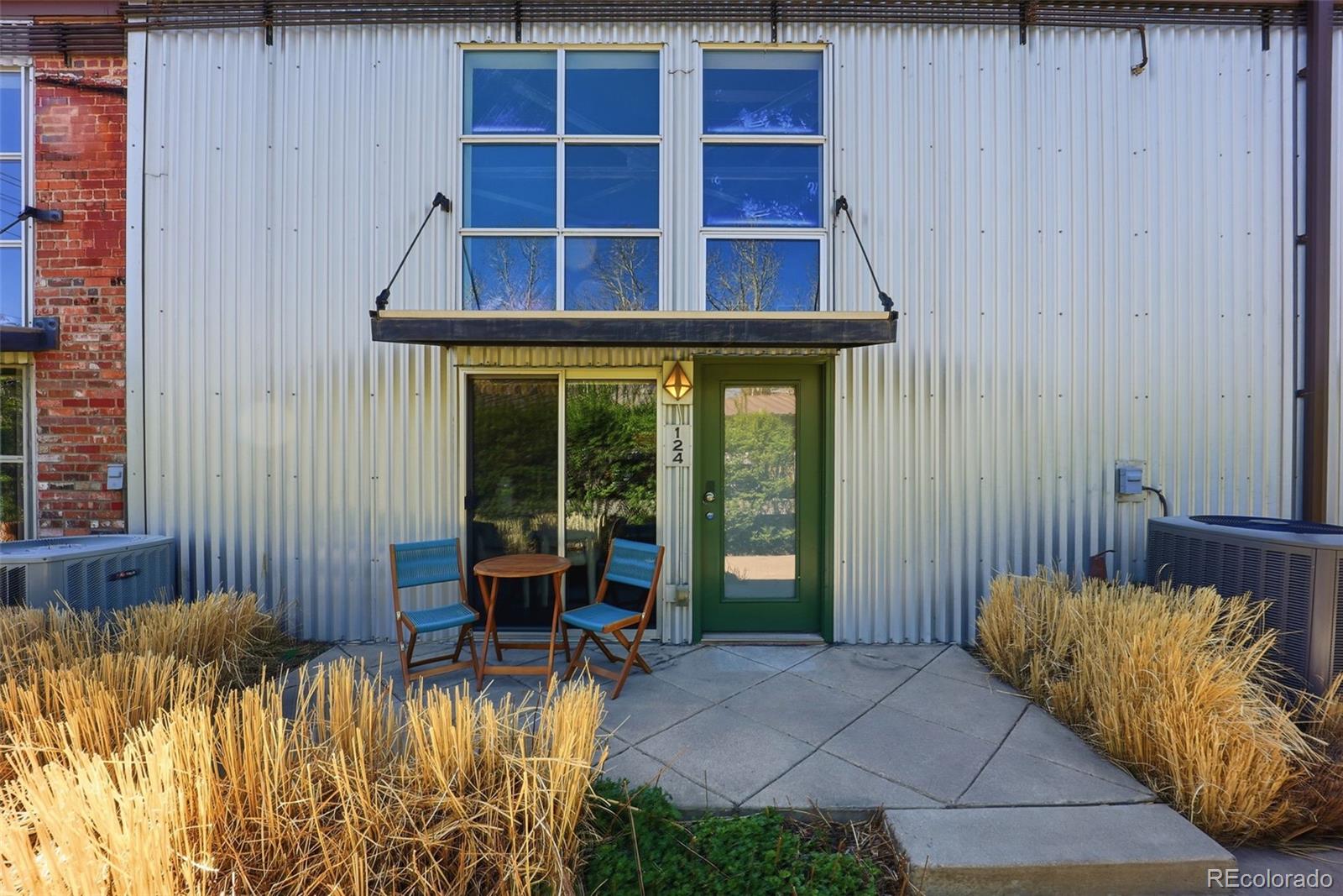 3033 Blake Street Unit: 124