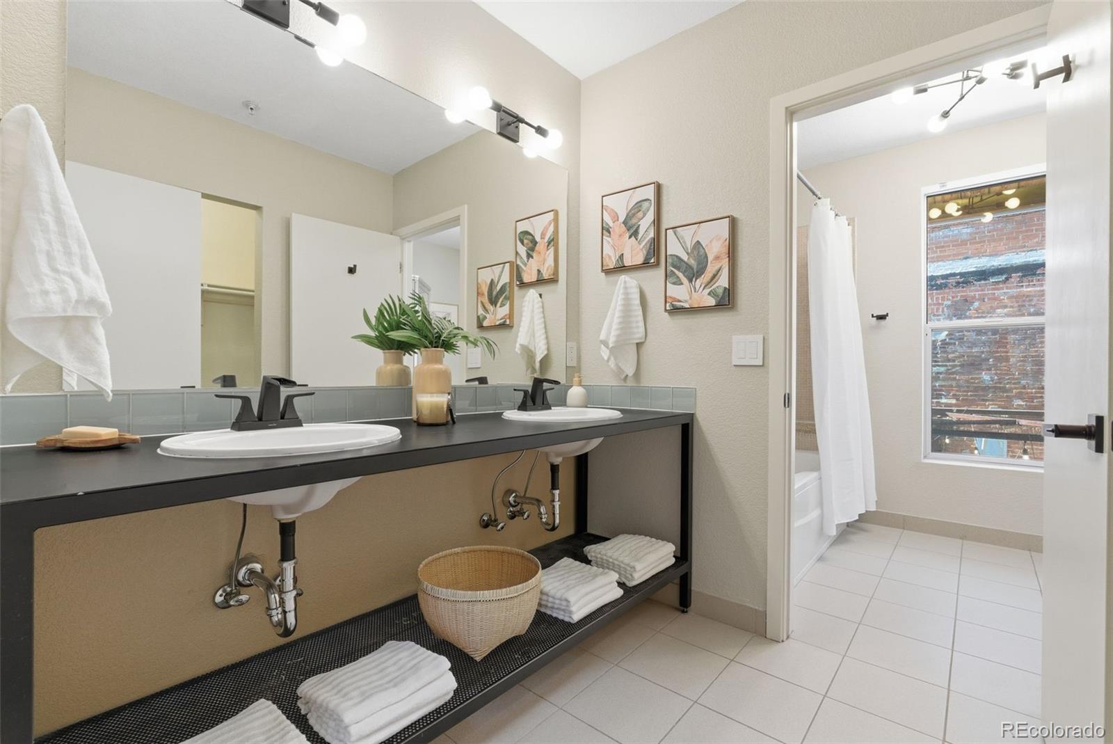 3033 Blake Street Unit: 124