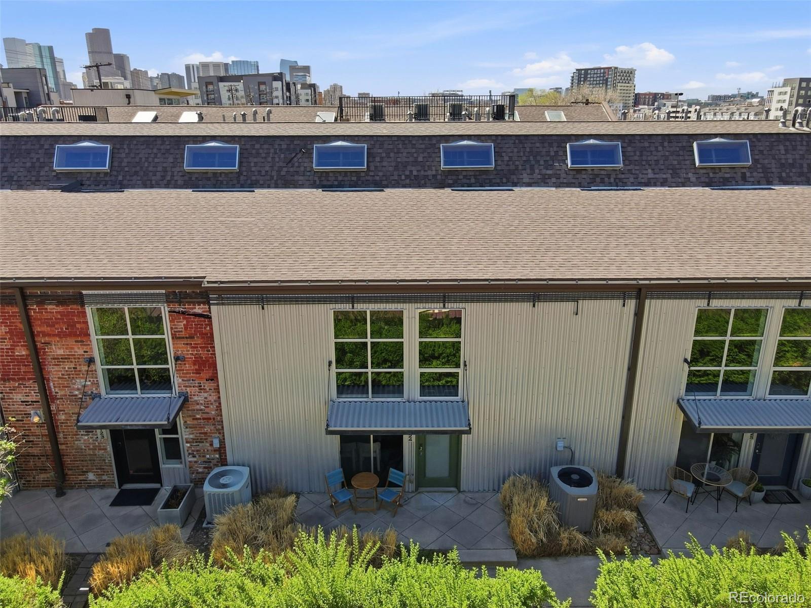 3033 Blake Street Unit: 124