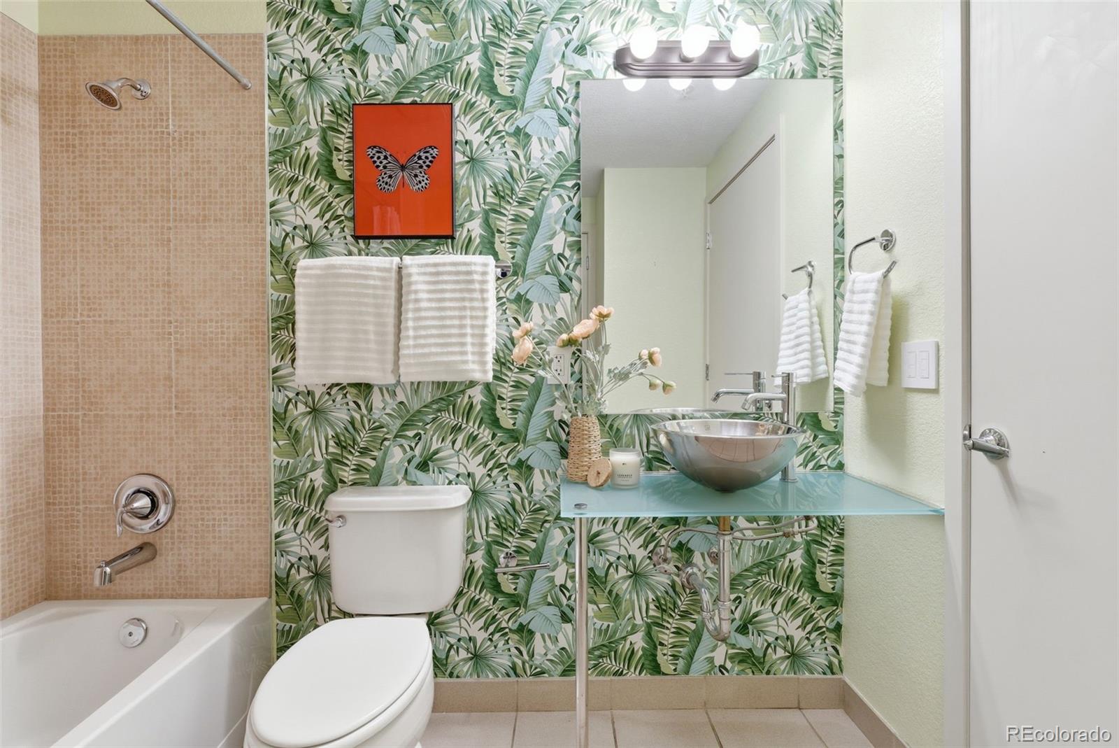 3033 Blake Street Unit: 124