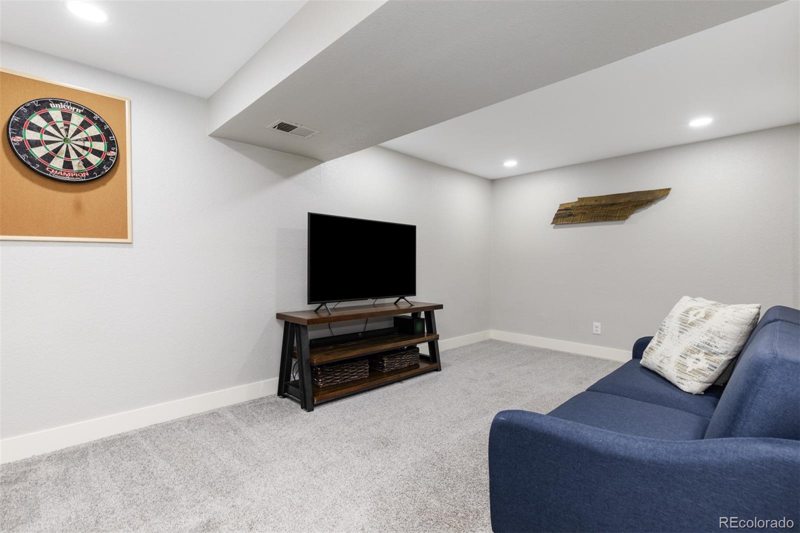 8752 Independence Way