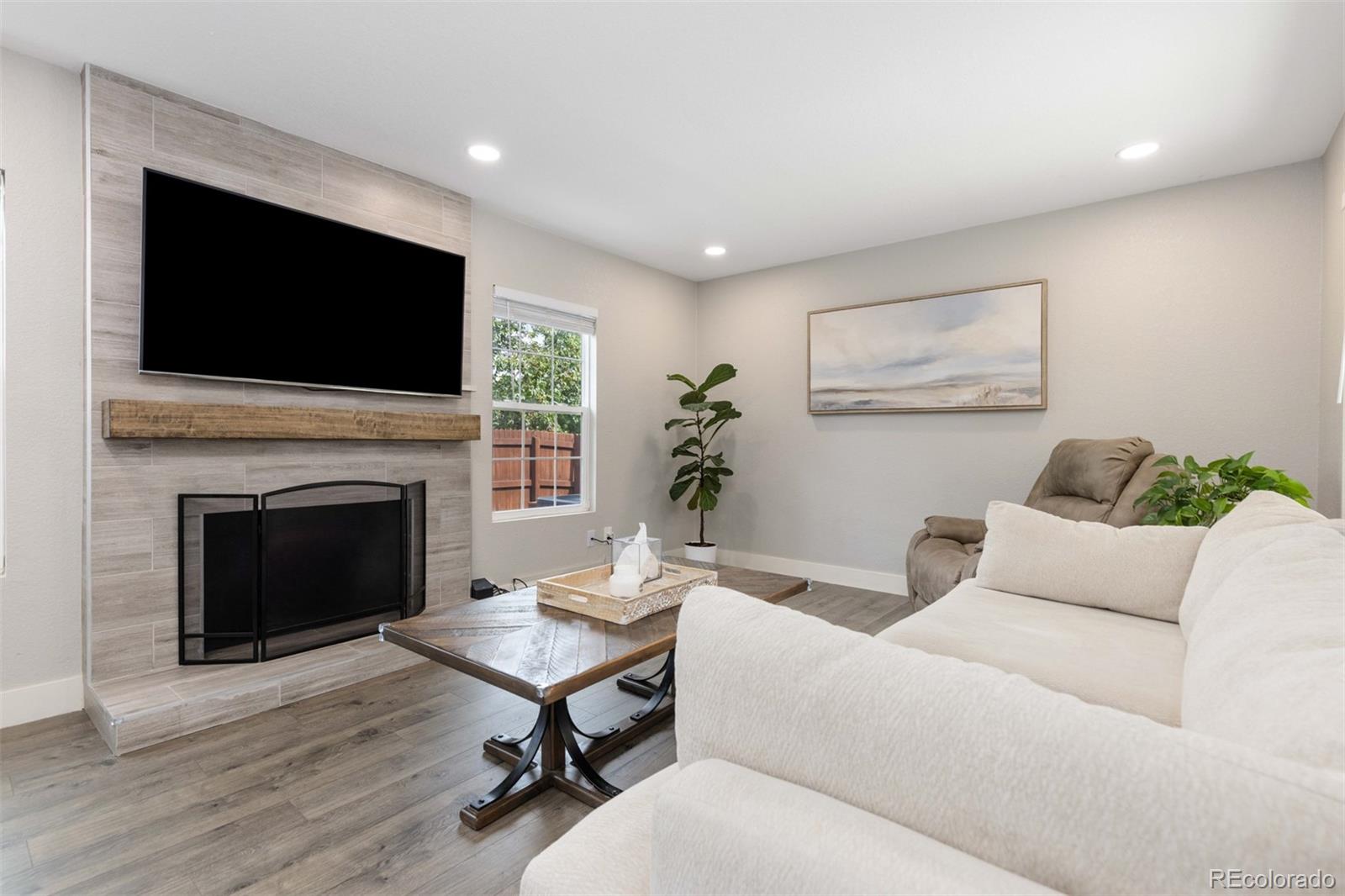 8752 Independence Way