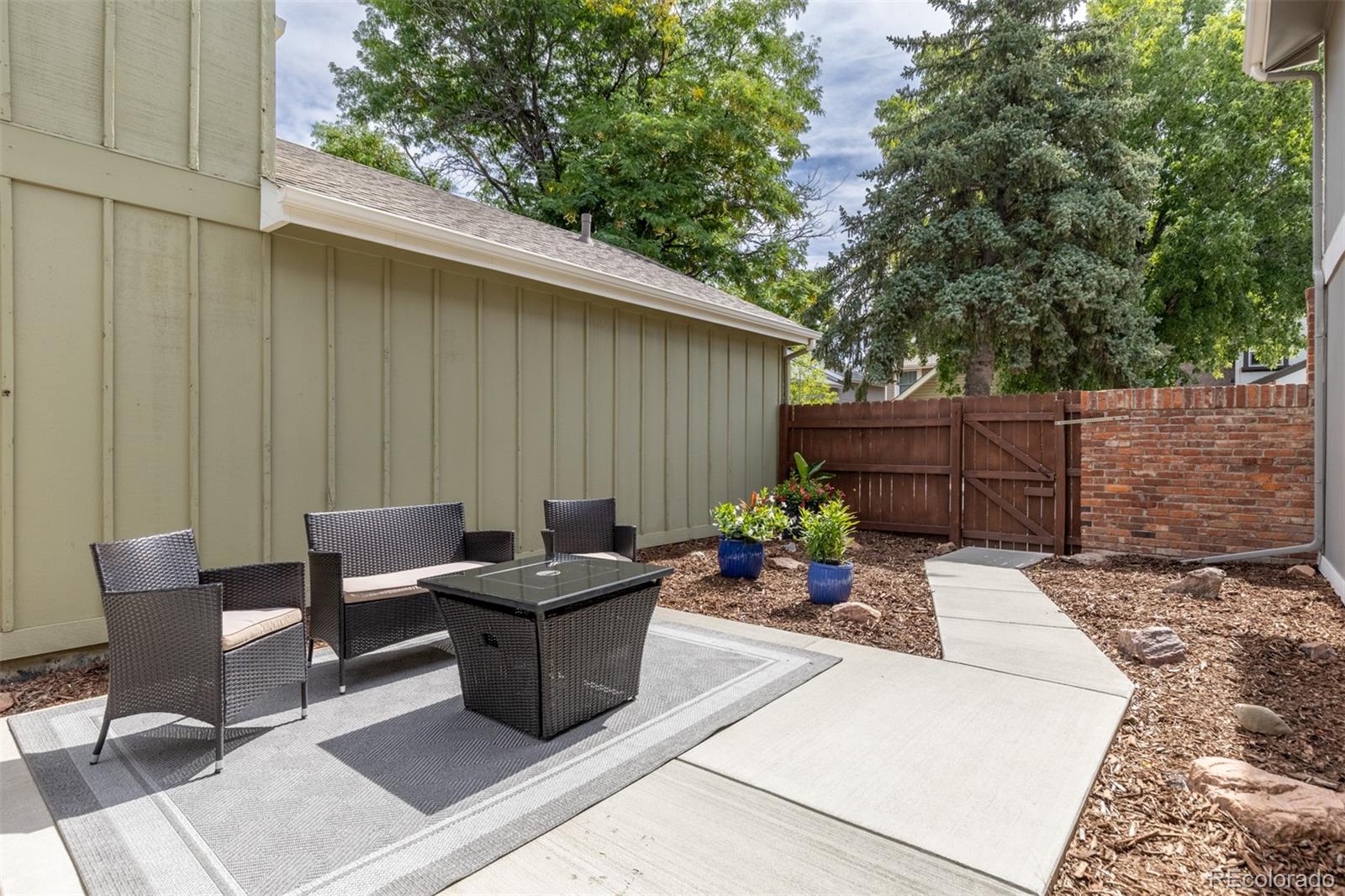 8752 Independence Way