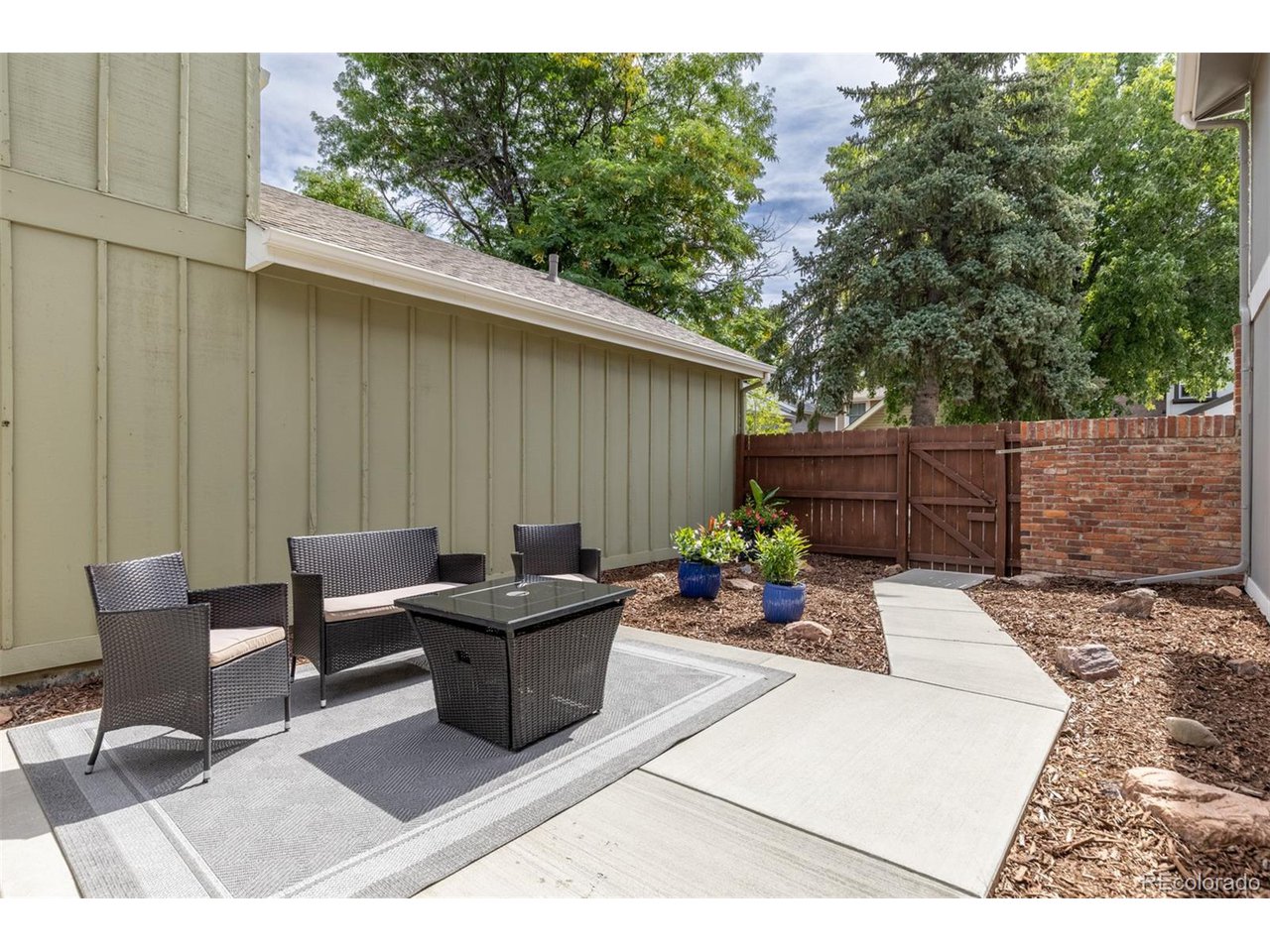 8752 Independence Way