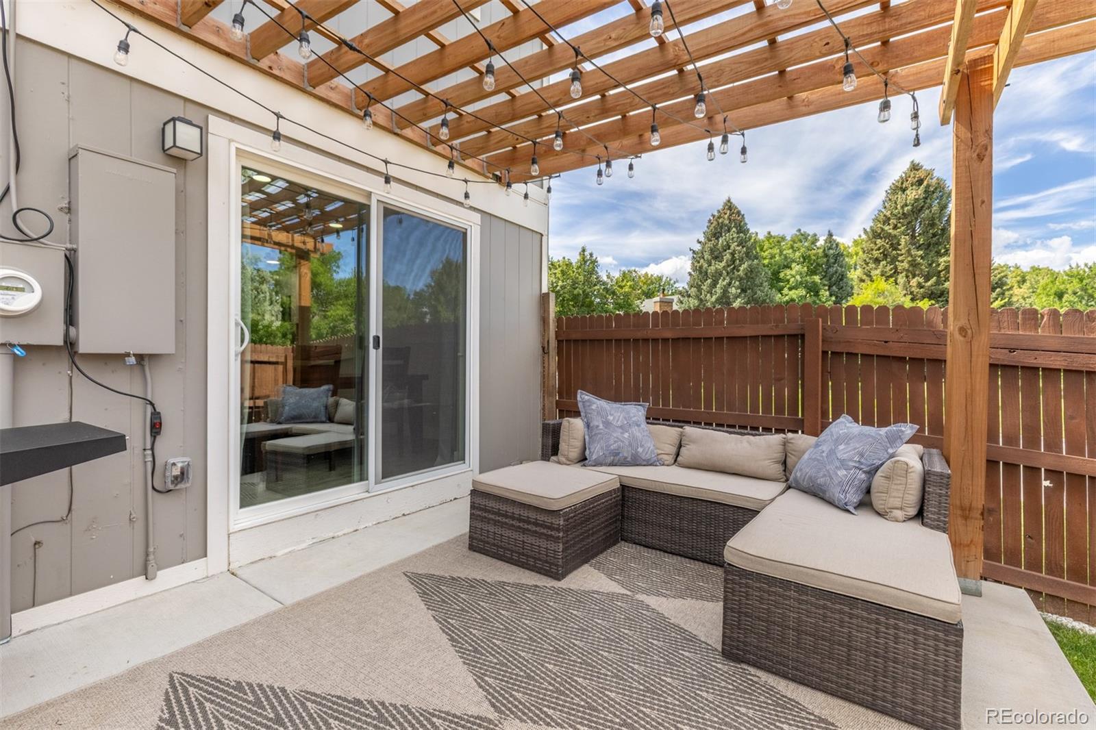 8752 Independence Way