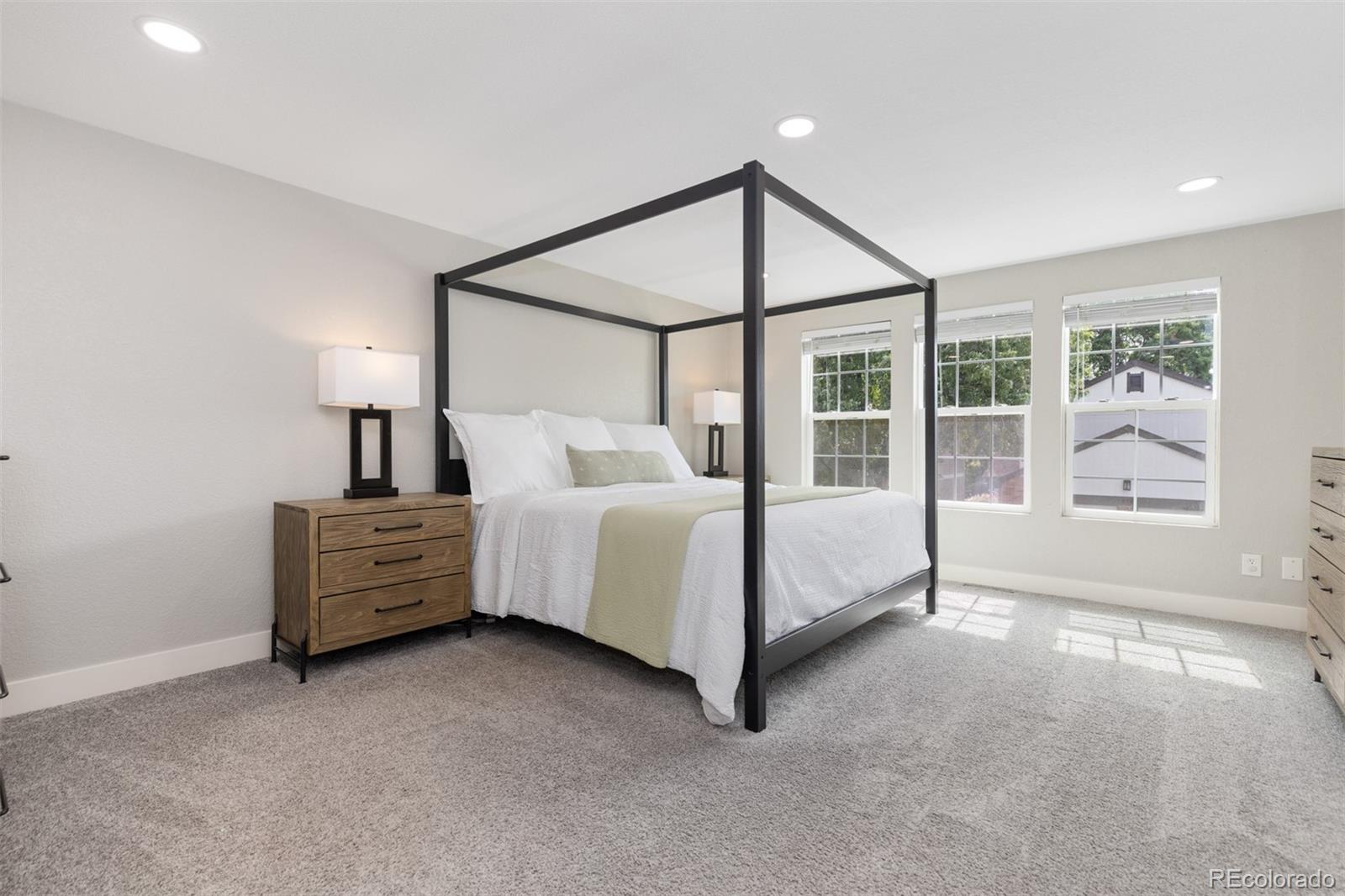 8752 Independence Way