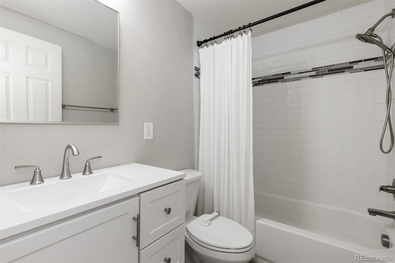 8752 Independence Way