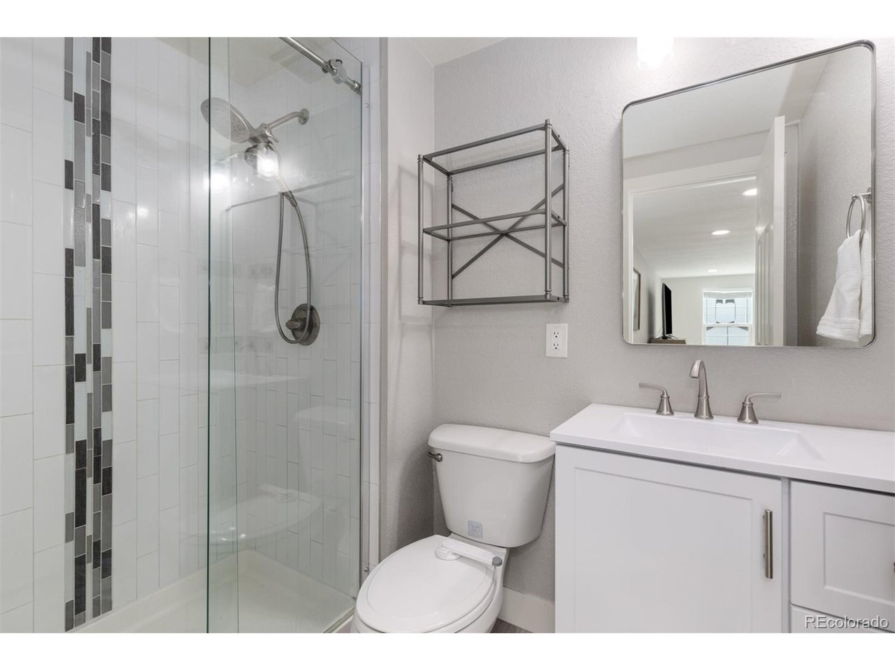 8752 Independence Way