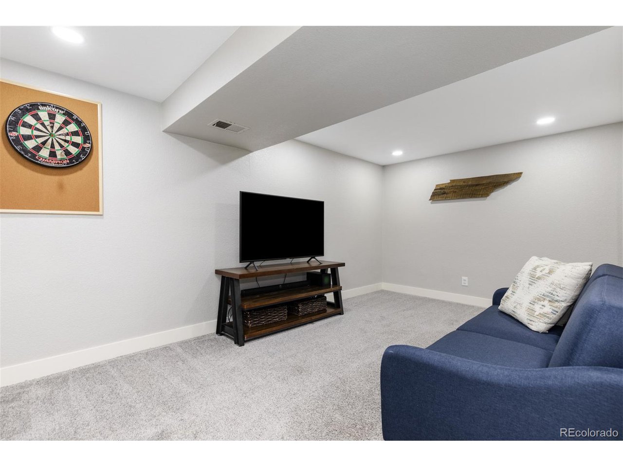 8752 Independence Way