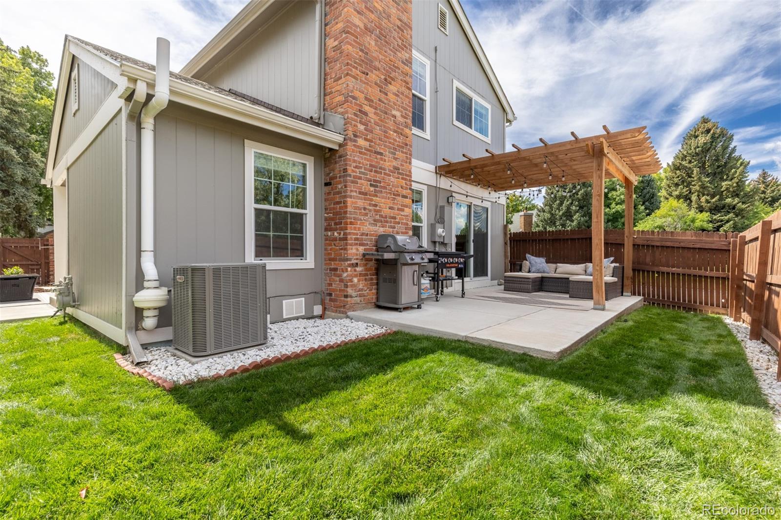 8752 Independence Way