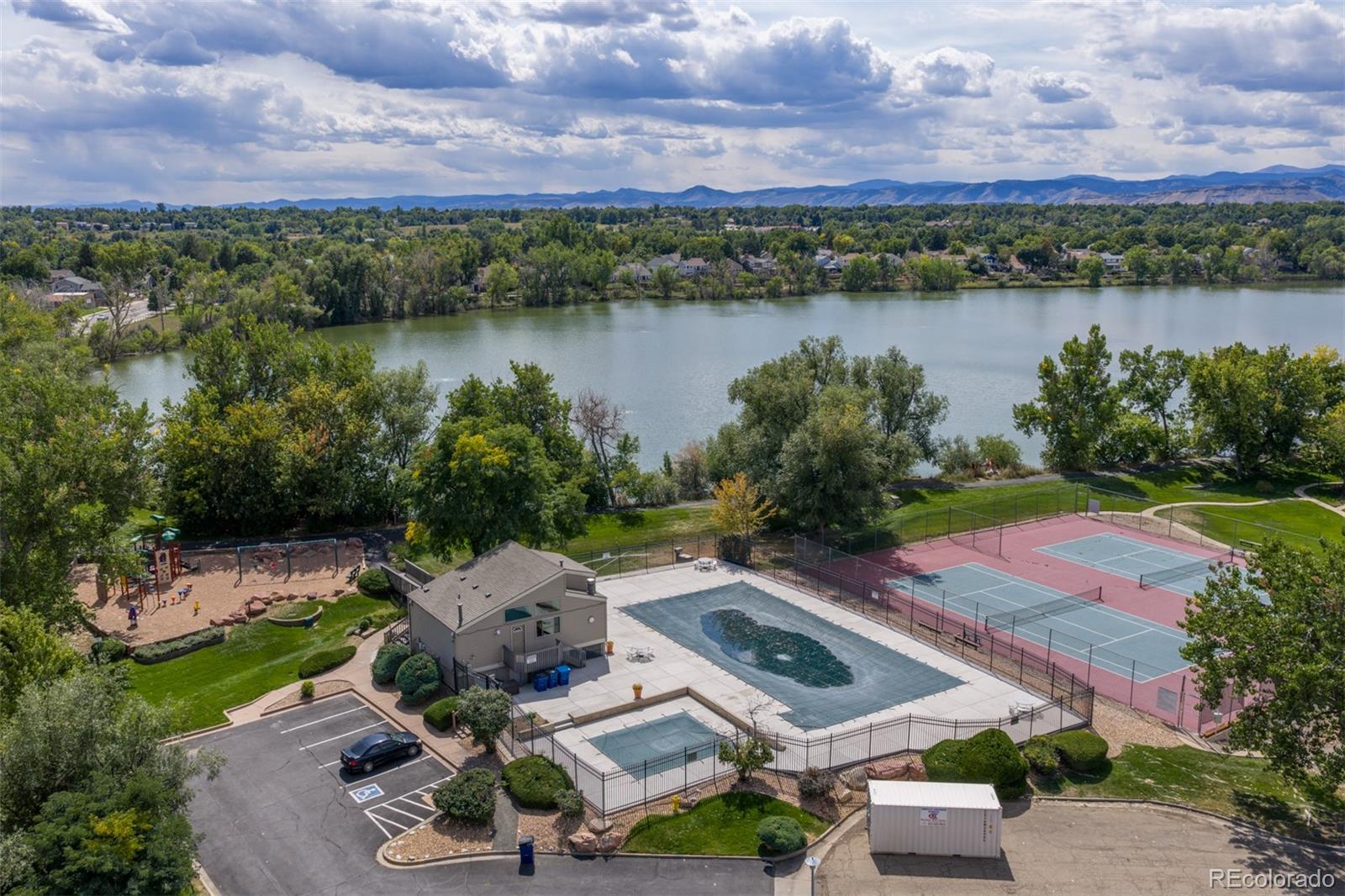 8752 Independence Way