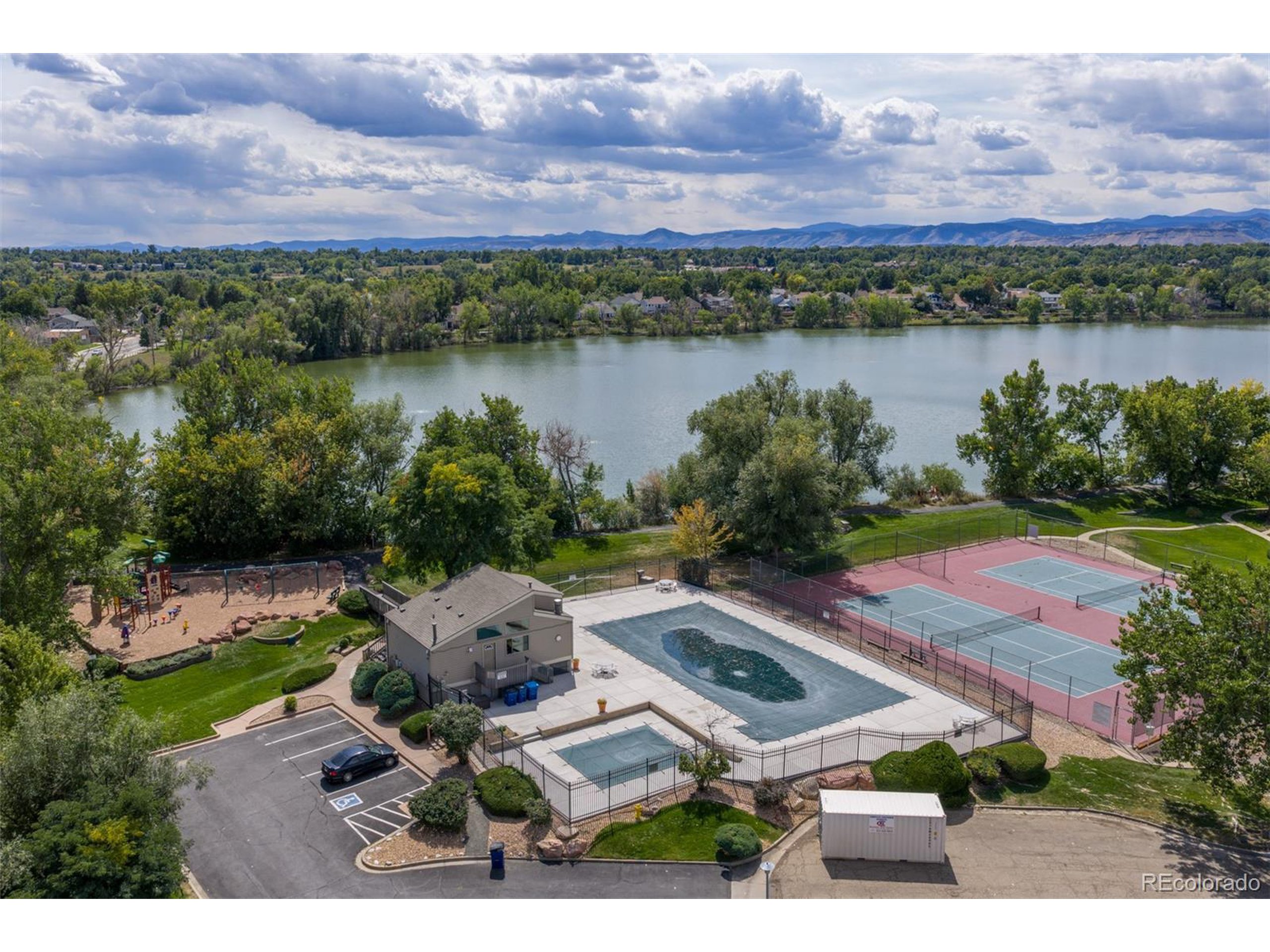 8752 Independence Way