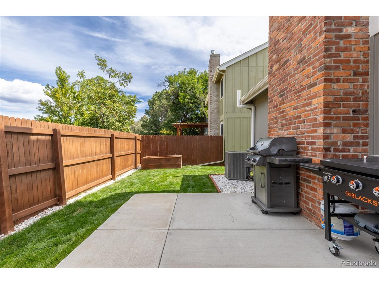 8752 Independence Way