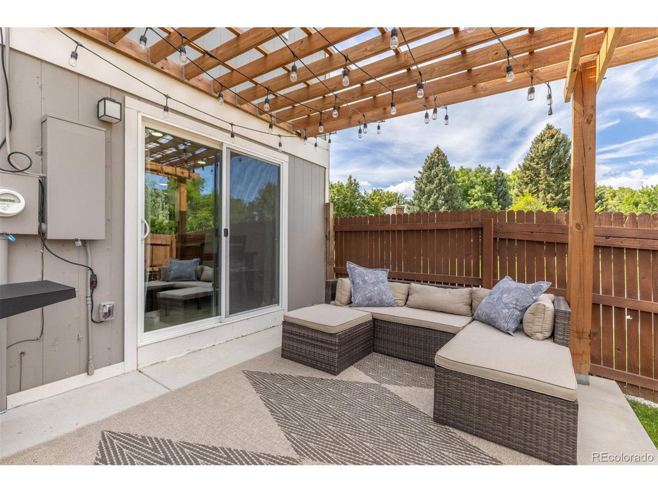 8752 Independence Way