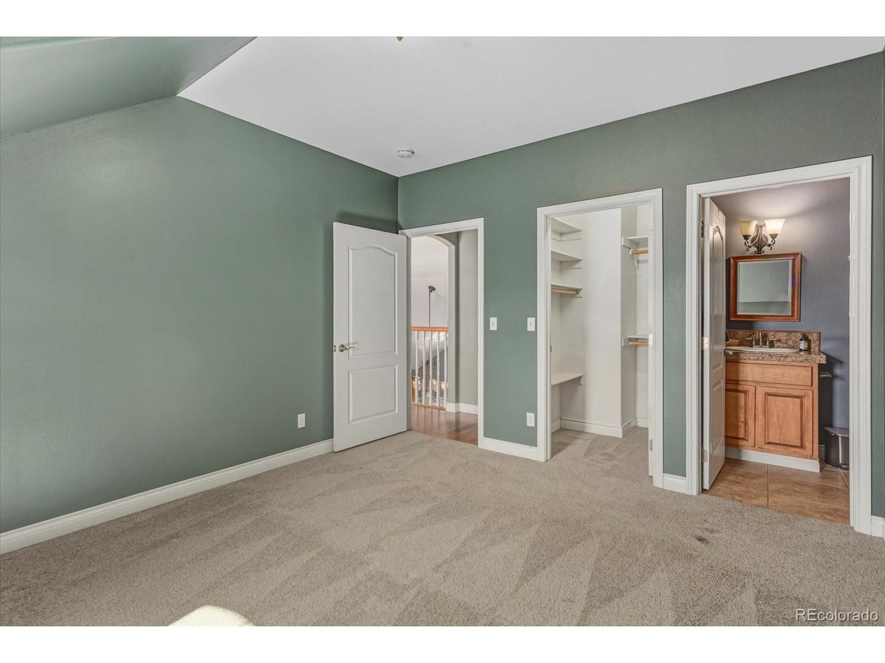 8557 Mountain View Farms Ln