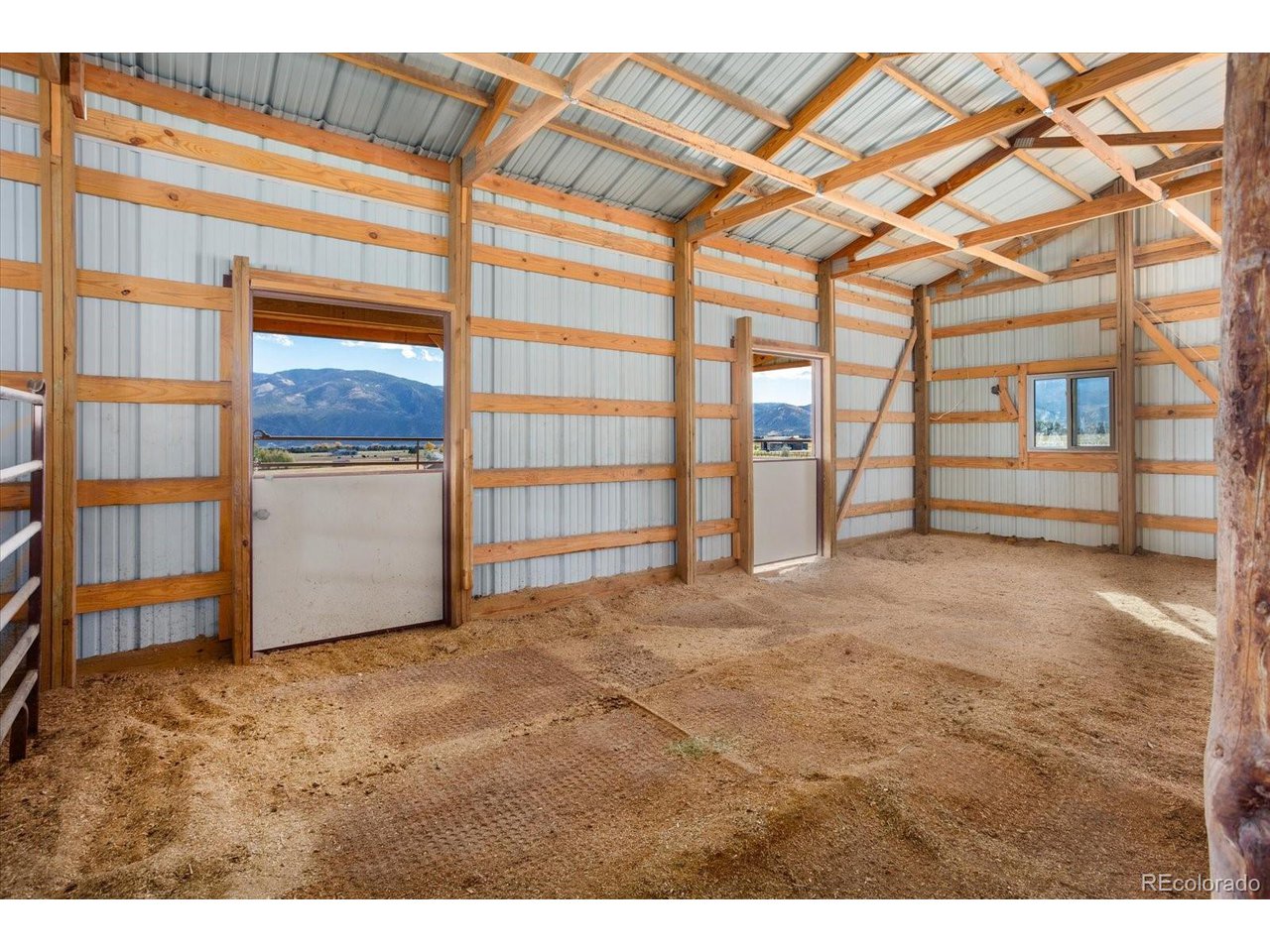 8557 Mountain View Farms Ln