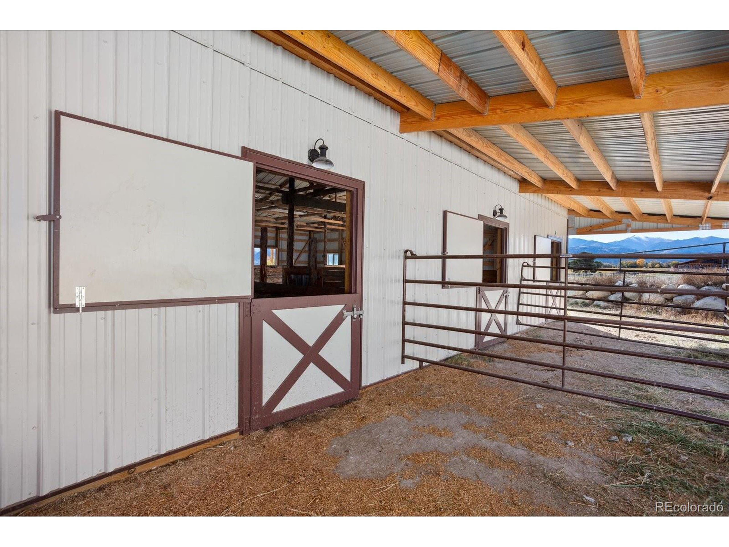 8557 Mountain View Farms Ln