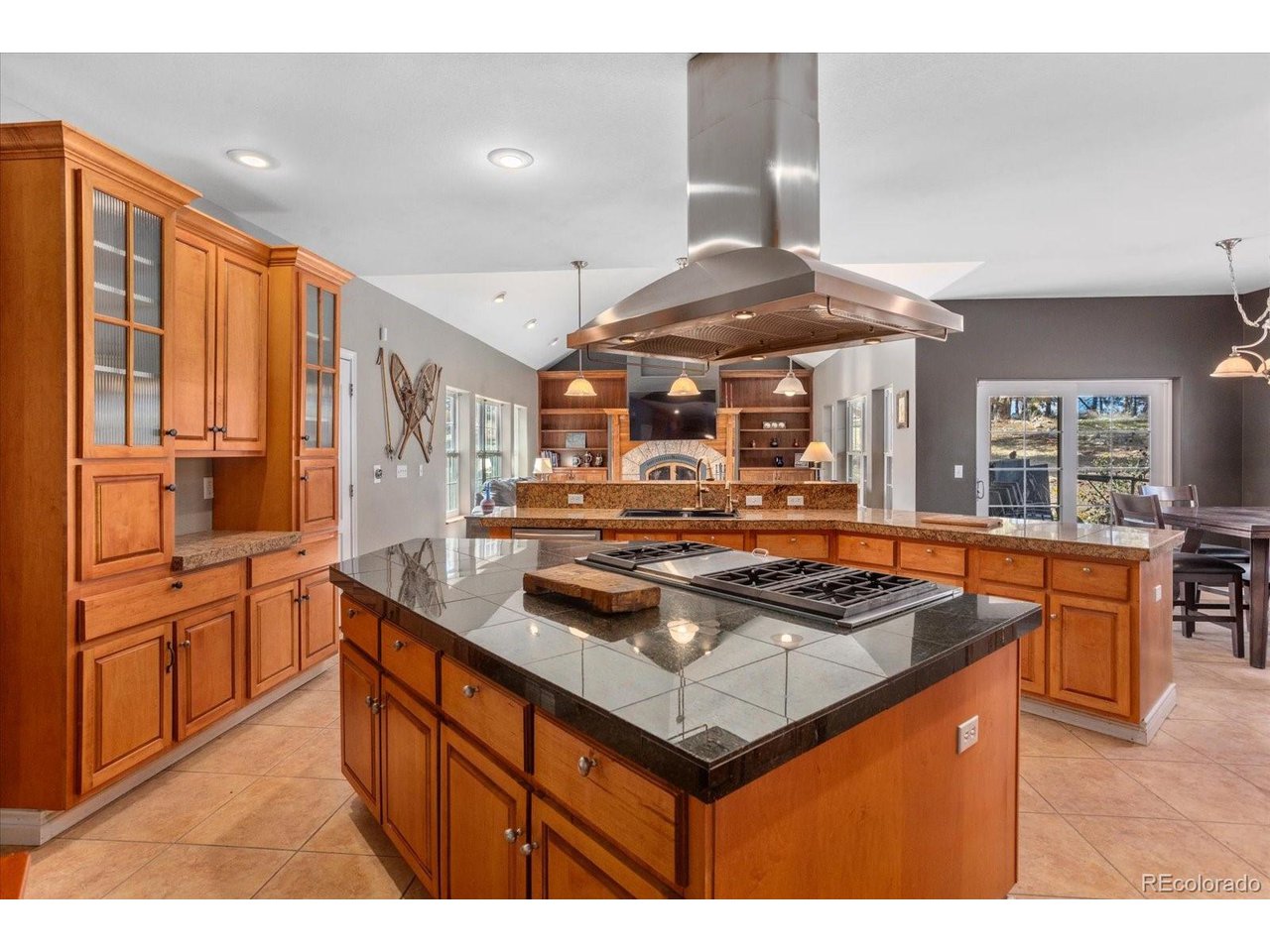 8557 Mountain View Farms Ln