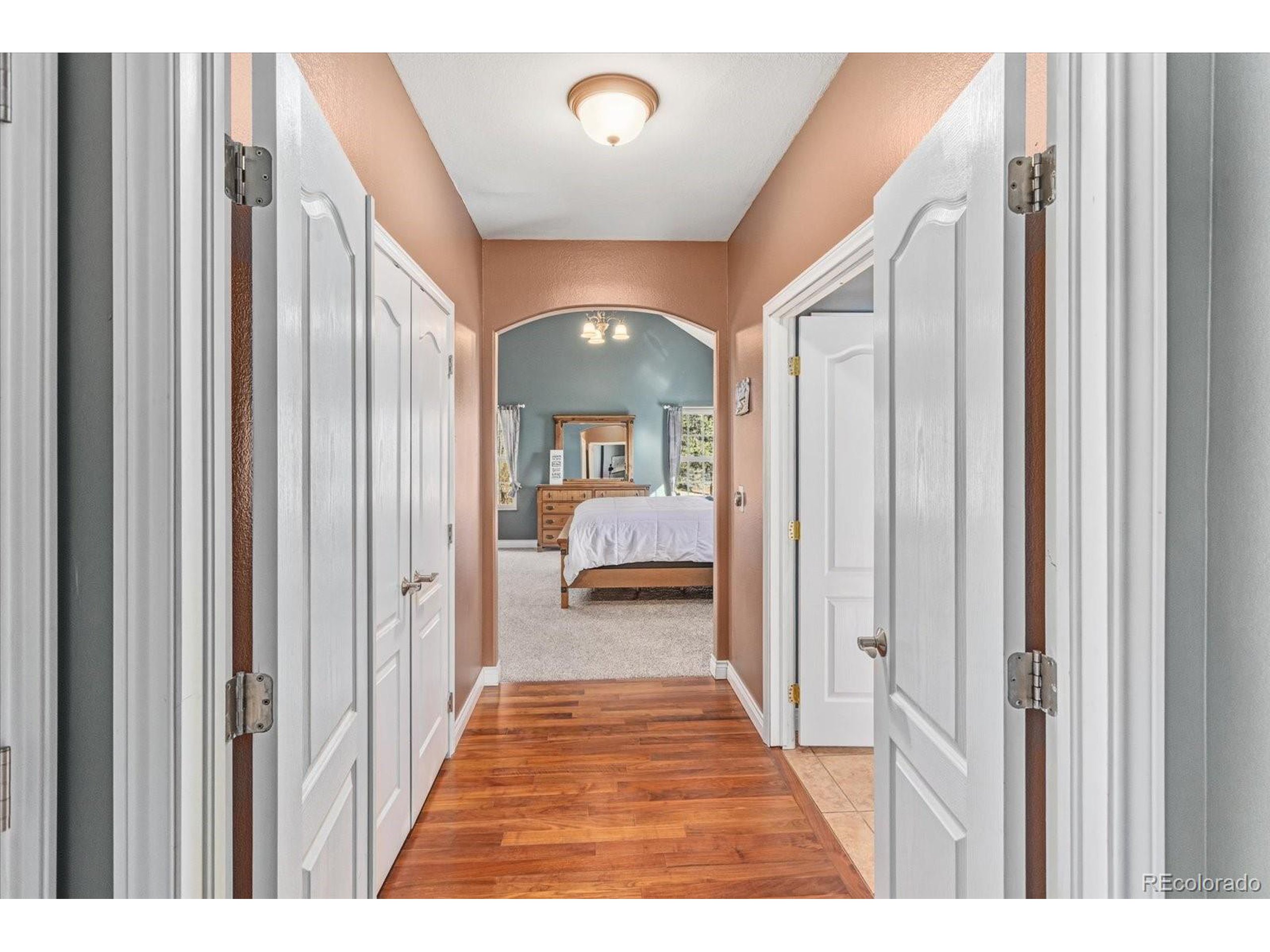 8557 Mountain View Farms Ln