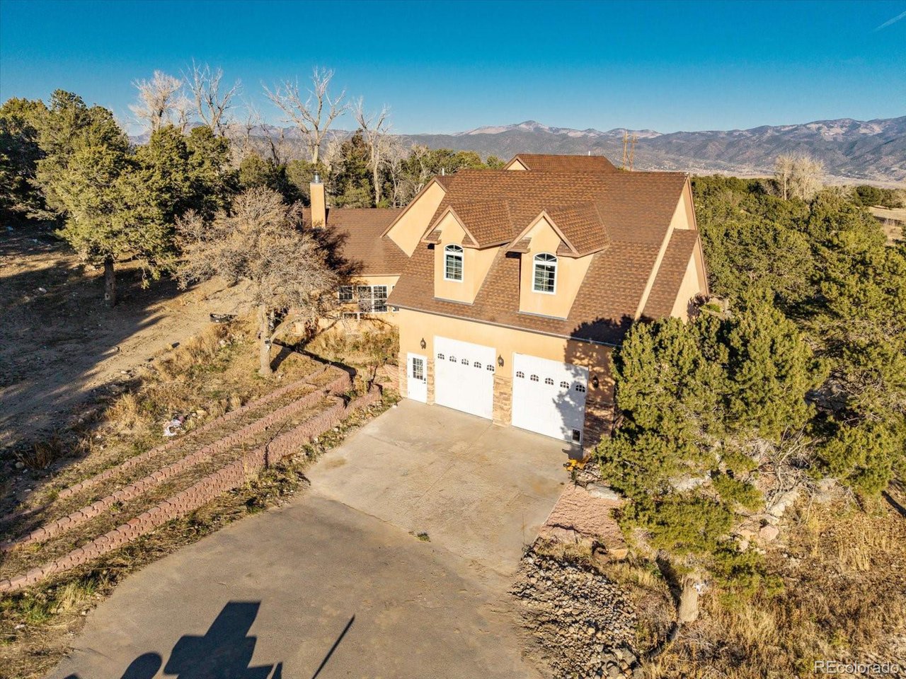 8557 Mountain View Farms Ln