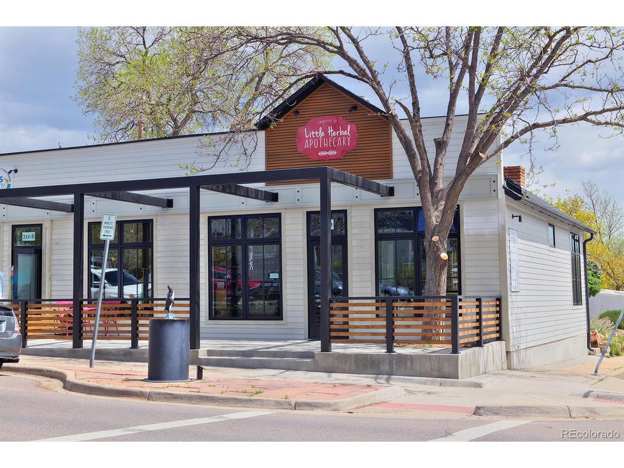 401 E Geneseo St A