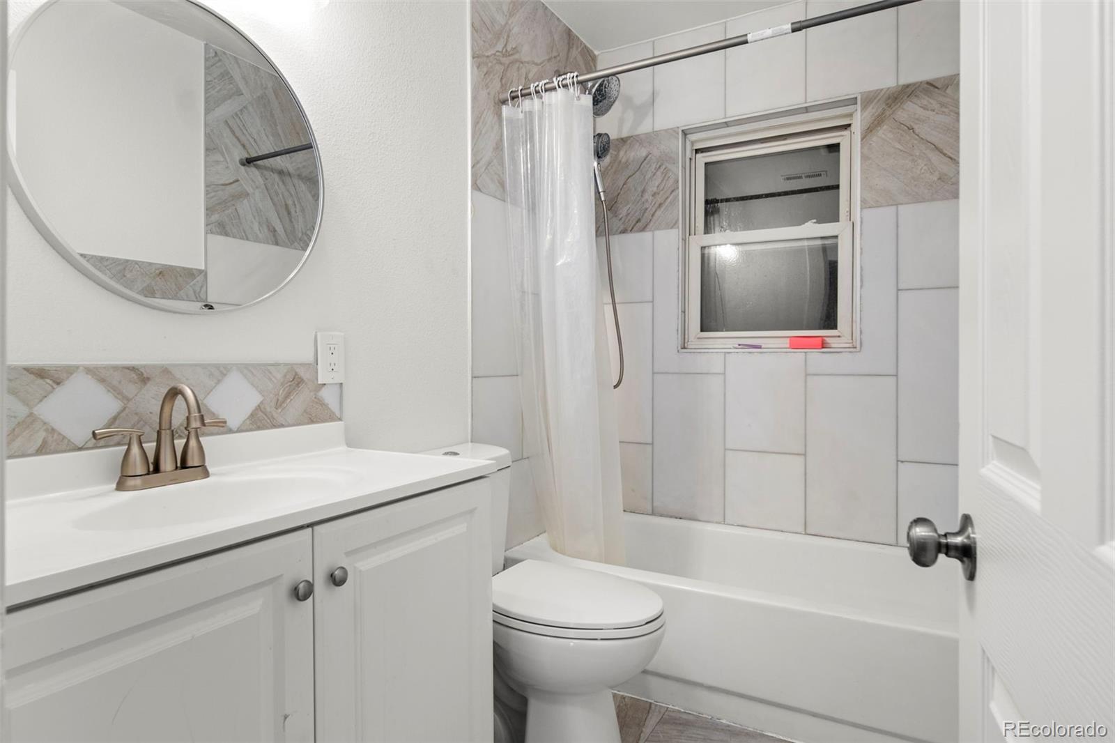 3299 W Dakota Avenue