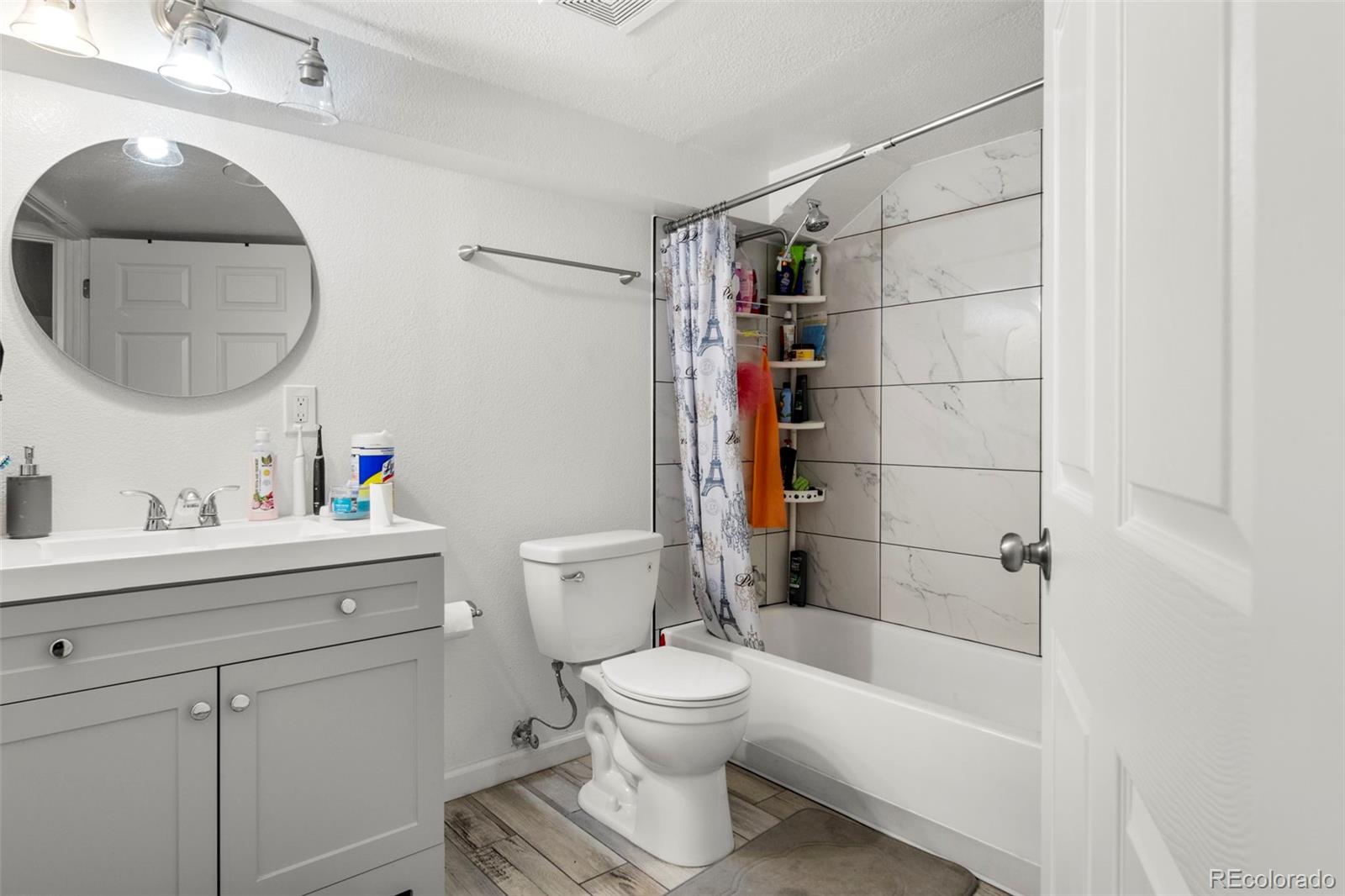 3299 W Dakota Avenue