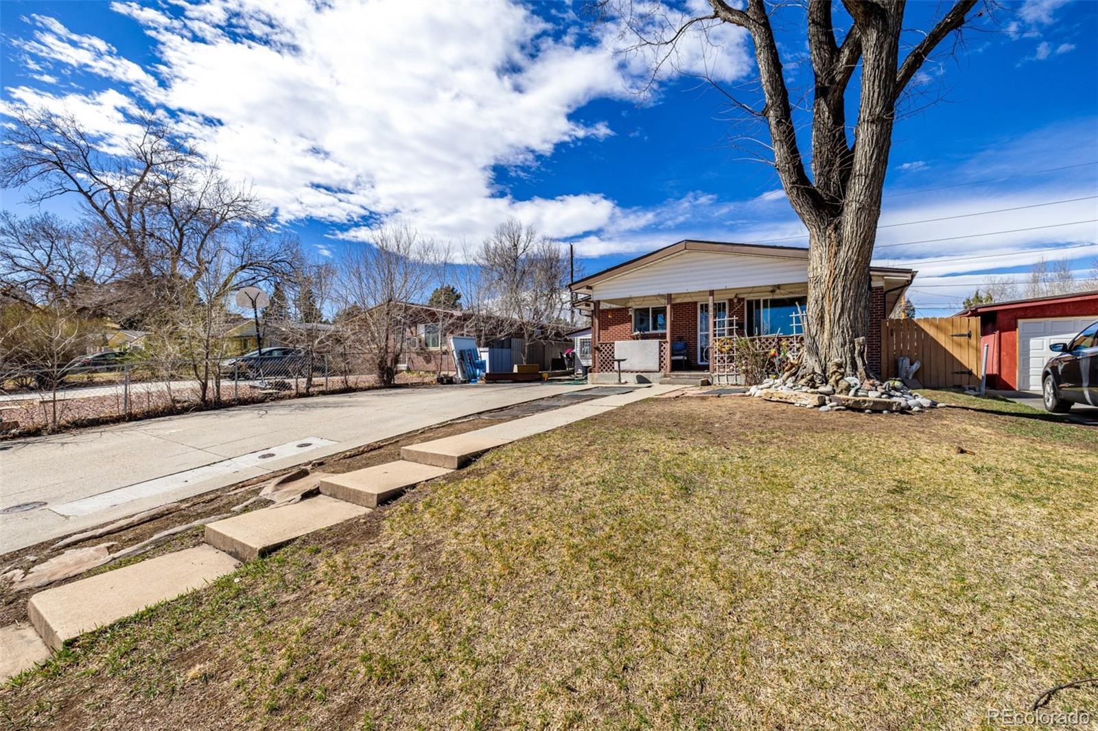 1447 S Mariposa Street