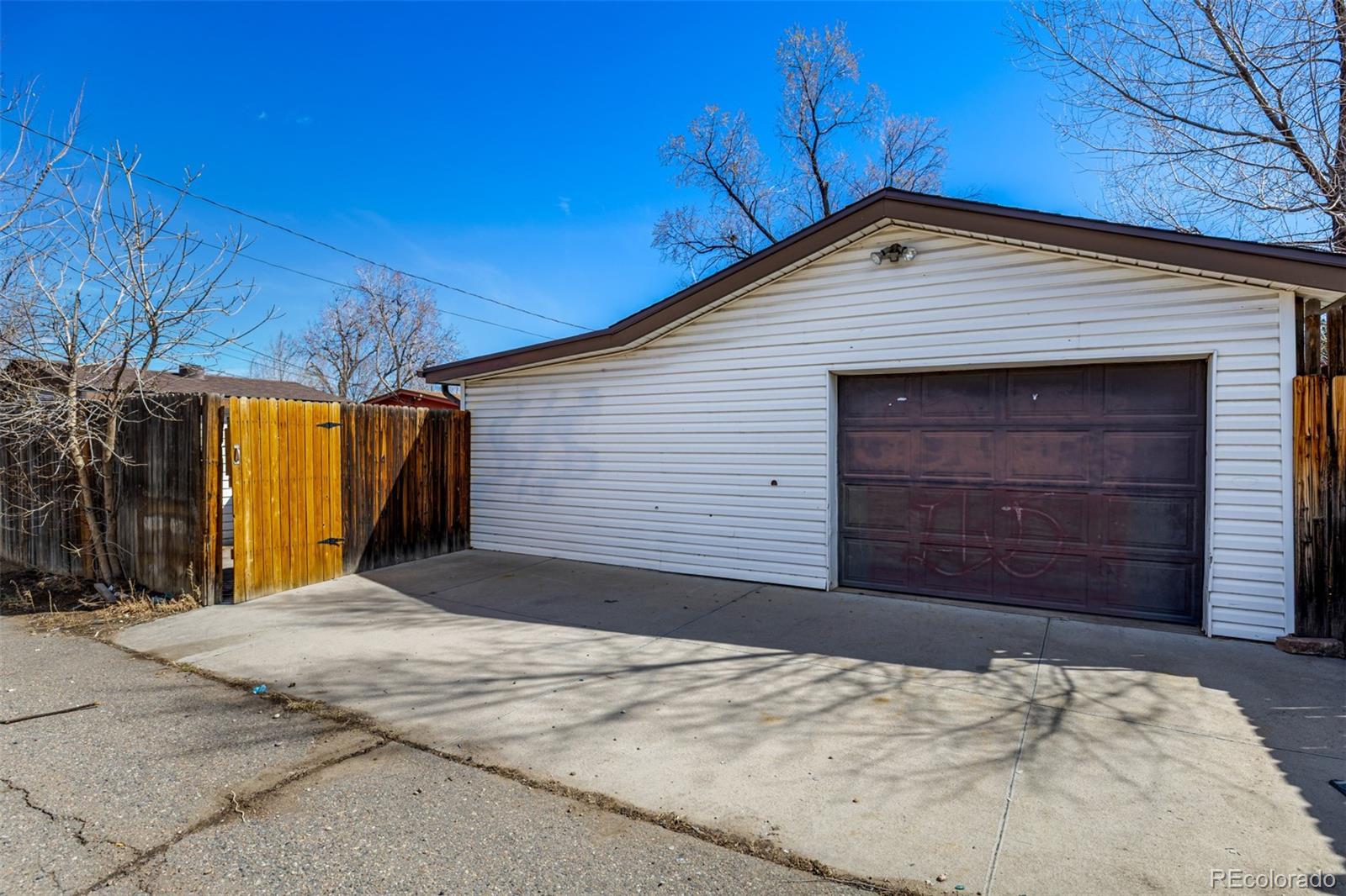 1447 S Mariposa Street