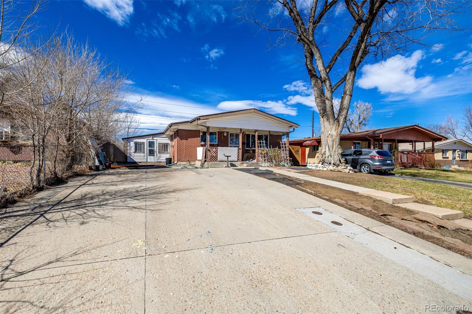 1447 S Mariposa Street