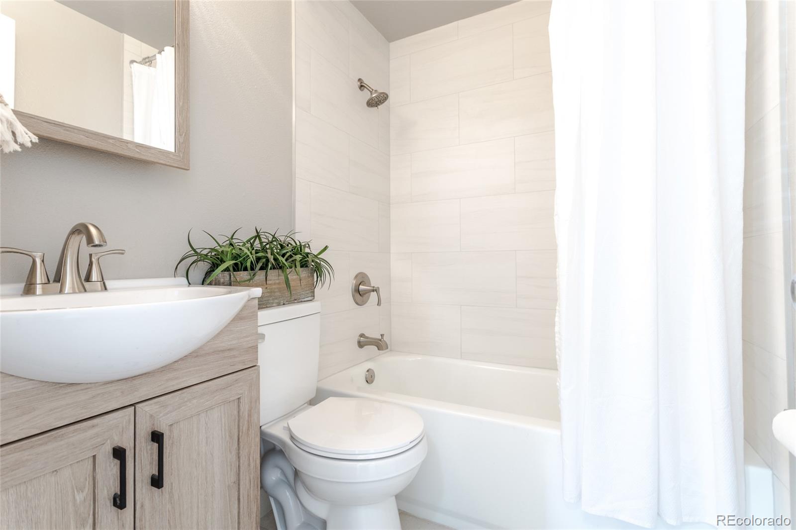 6845 W 55th Place