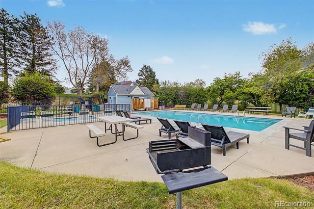 9502 W Ontario Drive