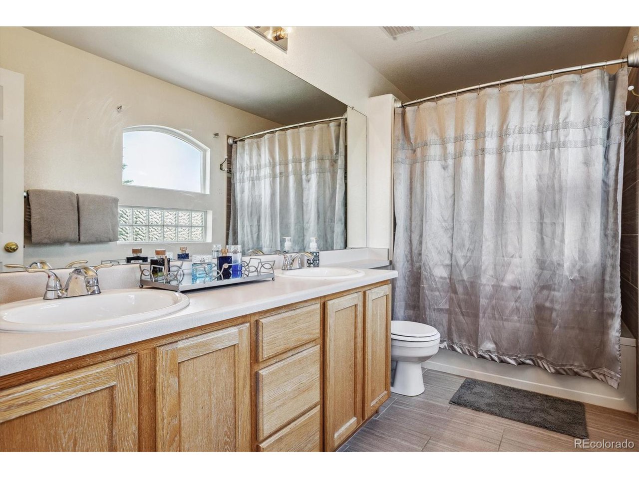4893 Ashbrook Cir