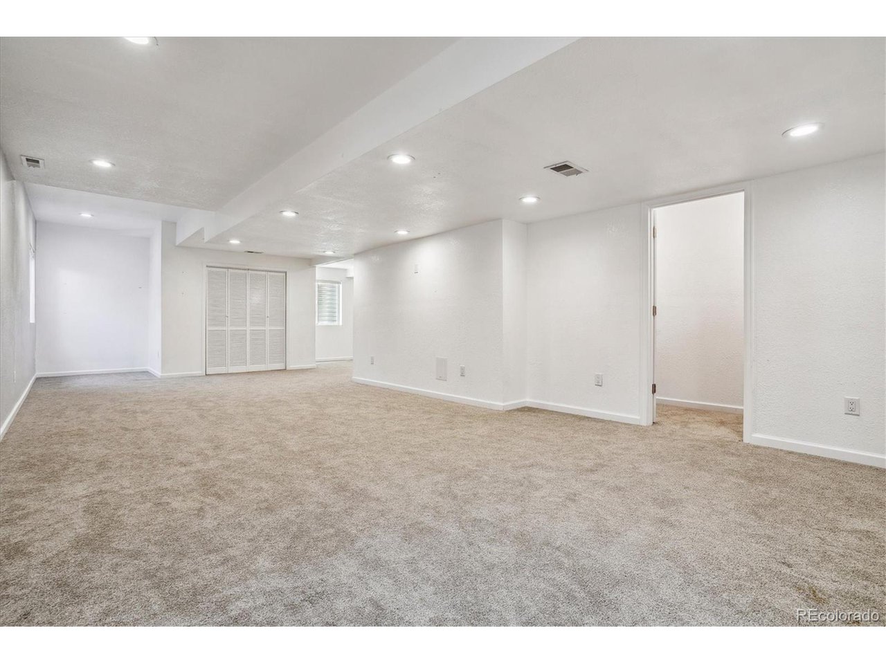 4893 Ashbrook Cir