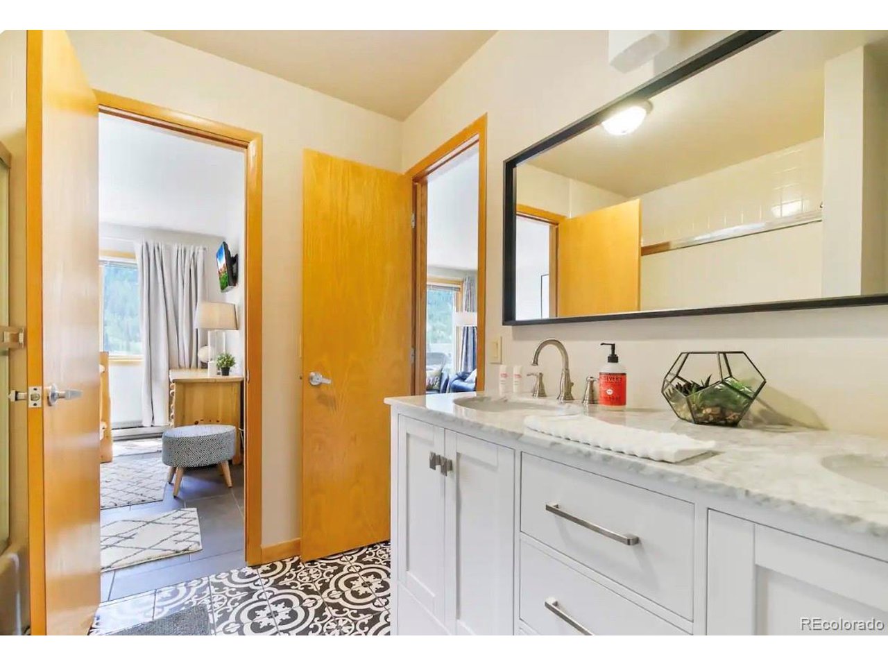 23062 US Highway 6 A9