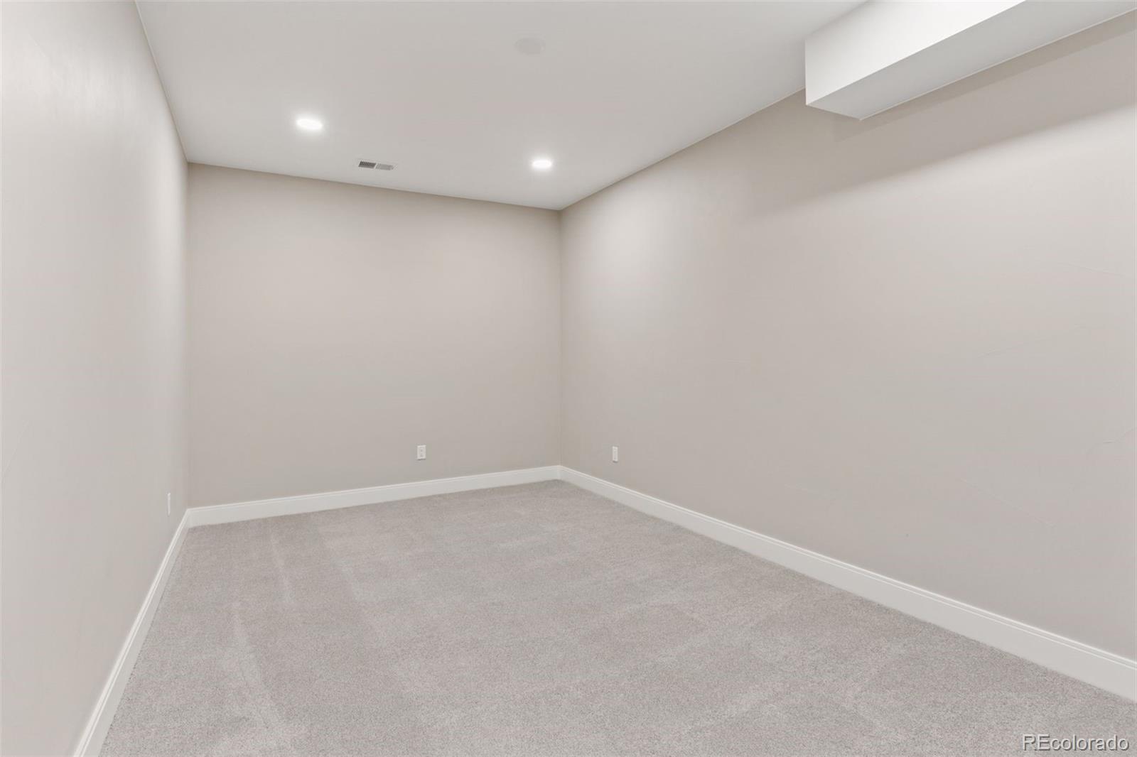 927 William Way